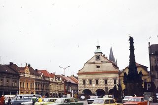V registru je 800 tisíc aut, která nelze odhlásit. Právník uvádí absurdní důvod proč